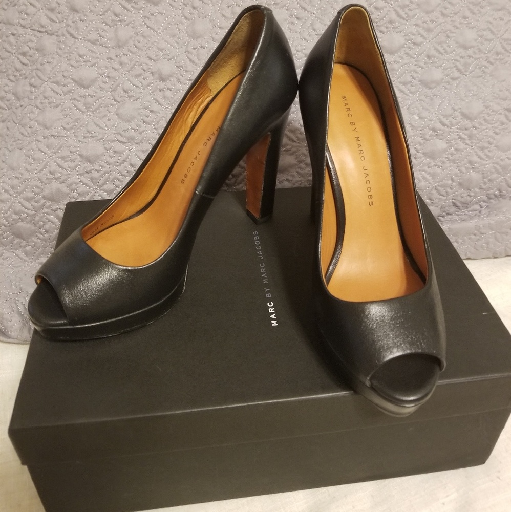 Marc Jacobs pump